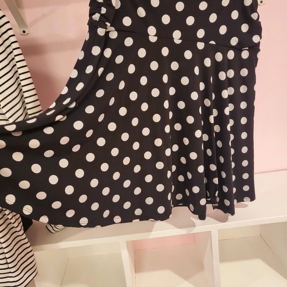 black with white polka dots women's knee high skirt from Maurice's size large - Picture 3 of 4